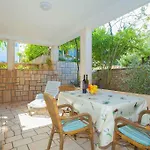 Lovric Apartman Lumbarda
