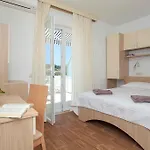 Apartman Lovric *