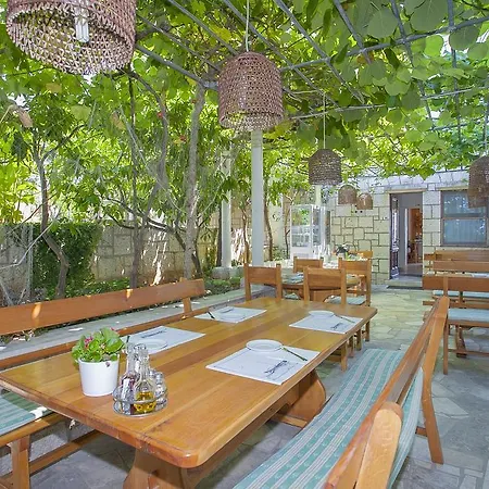 Lovric Apartman Lumbarda